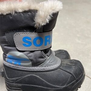 Sorel toddler size 8 winter boots, excellent condition